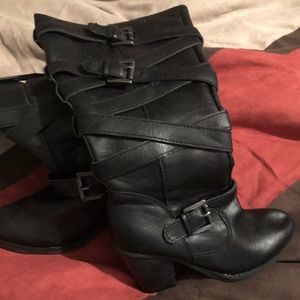 Woman’s size 8 boots